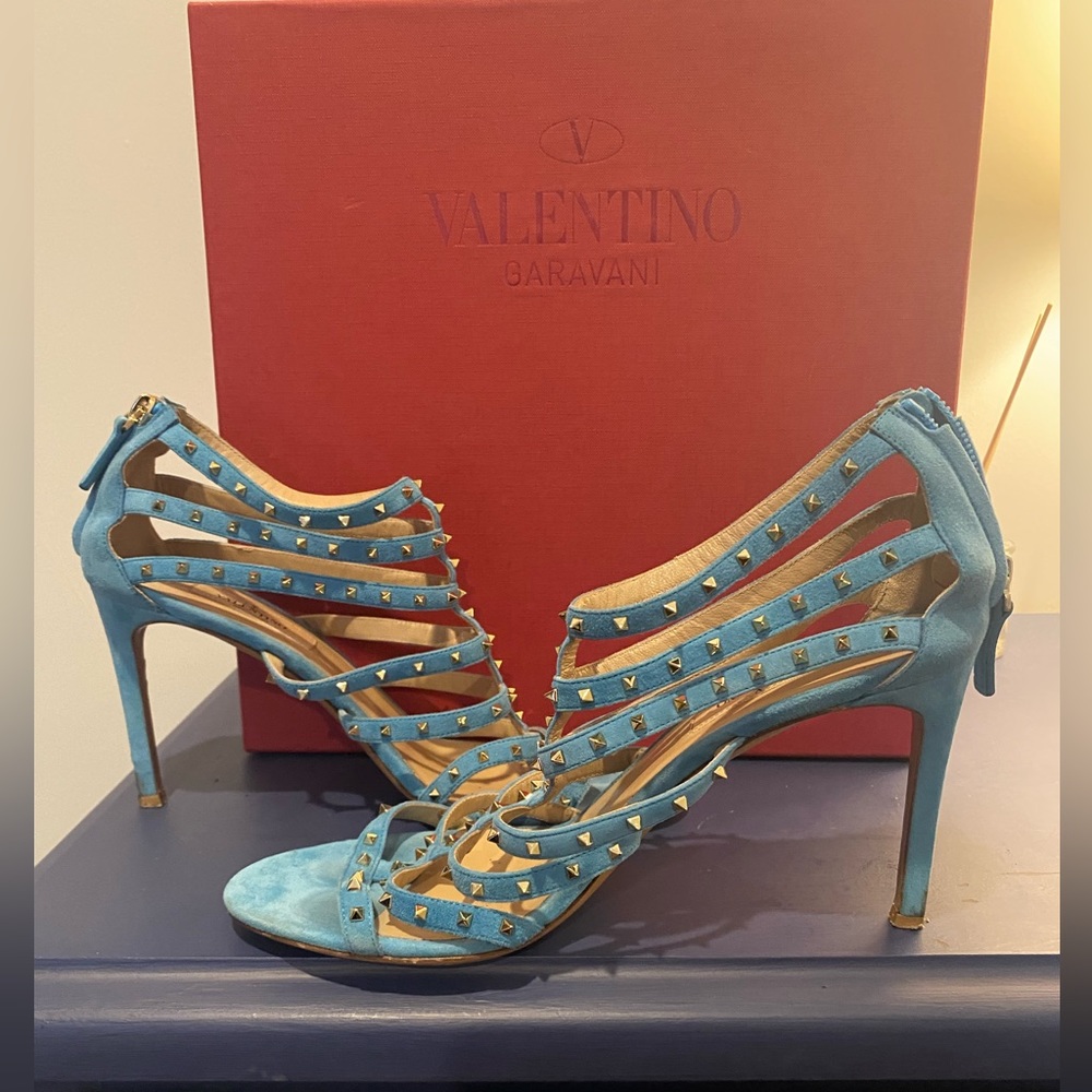 Valentino Garavano Blue Suede Studded Heels, size 39. Used condition,
